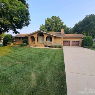 332 Shoreline Loop sold home in Imperial Point, Mooresville, NC