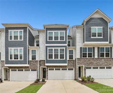 445 Lahinch Drive