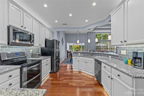 1040 Stonedown Lane