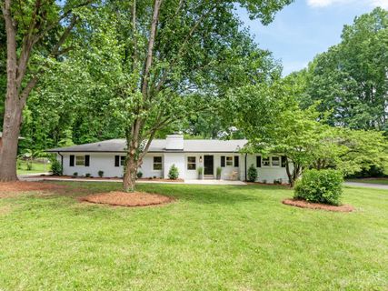 7200 N Lakeside Drive