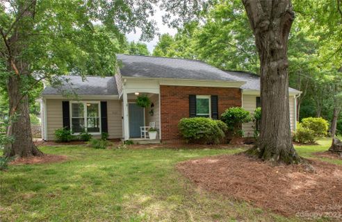 11527 Candlelight Court