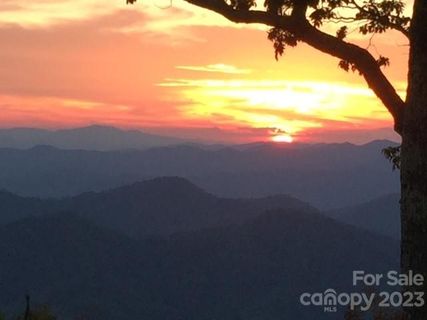 9 Hawks Ledge Trail
