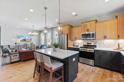 722 Sunharvest Lane