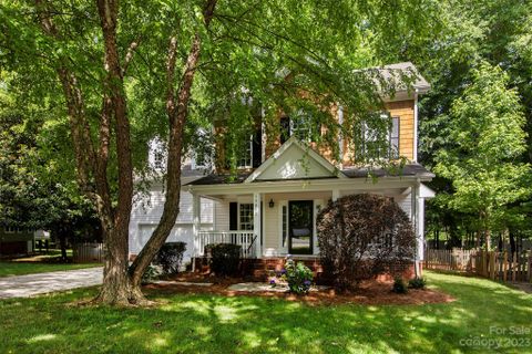 15813 Kelly Park Circle