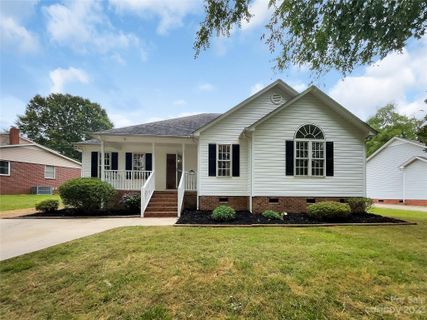 201 Sherwood Circle