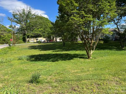 000 Oakwood Avenue