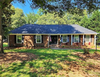 824 Applegate Court