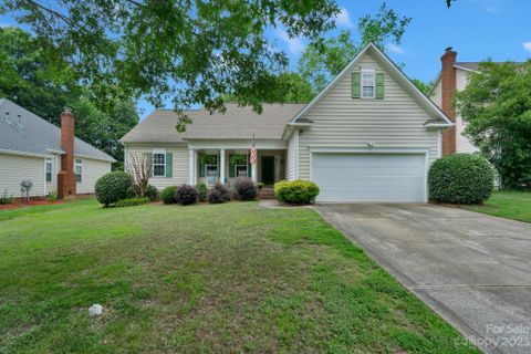 9008 Blueshot Court sold home in Cedar Run, Charlotte, NC