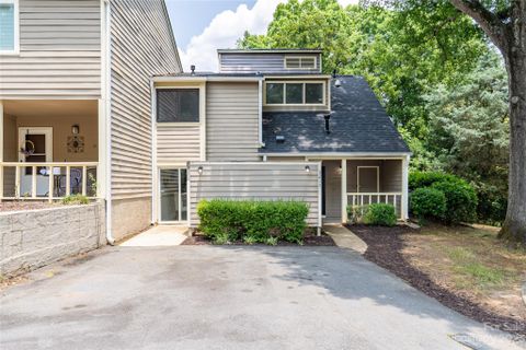 3215 Windbluff Drive