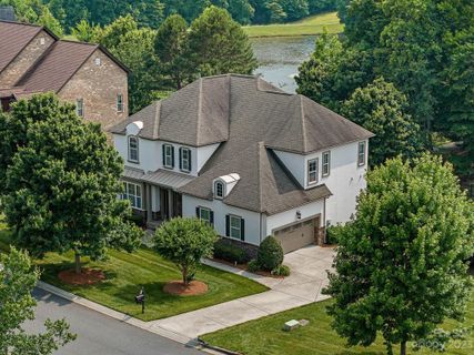 910 Oleander Lane