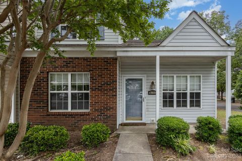 13604 Meade Glen Court