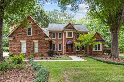 2905 Forest Lawn Drive sold home in Greylyn, Matthews, NC