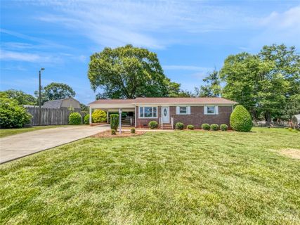 2202 Brookneal Drive sold home in Rhyneland Park, Gastonia, NC