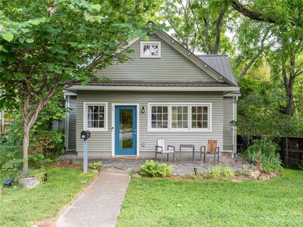 39 Magnolia Avenue