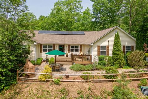 115 S Greenbriar Woods Road sold home in Pinnacle Mountain View, Hendersonville, NC