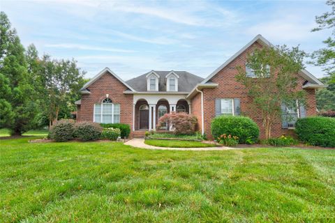 707 Cedar Hill Drive sold home in Pebble Creek, Shelby, NC