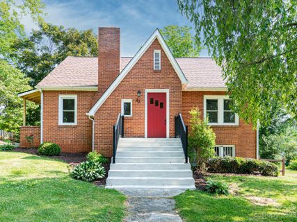 11 Highland Street sold home in Highland Park, Canton, NC