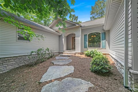 2921 Connestee Trail