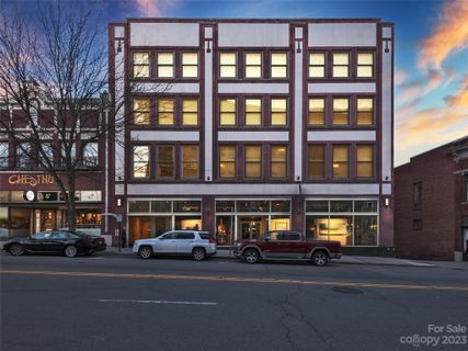 52 Biltmore Avenue 205 sold home in Oxford Place, Asheville, NC