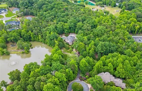 8204 Victoria Lake Drive sold home in Victoria Lake, Waxhaw, NC