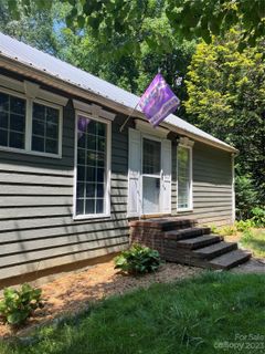 998 Country Club Drive sold home in Forest Hills, Cullowhee, NC