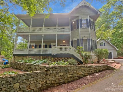 1053 Old Town Way sold home in Woodhaven, Hendersonville, NC