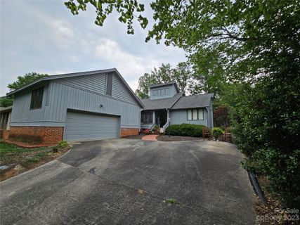 614 Westglen Place