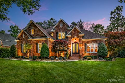 902 Bailey Court