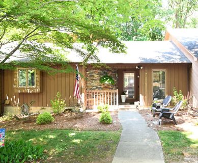 1783 12th Street sold home in Huntington Woods, Hickory, NC