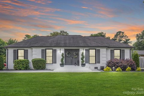 3901 Eastshire Court