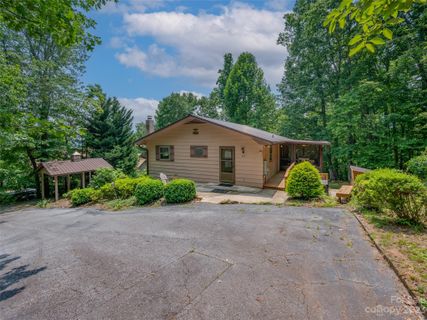 415 Youngs Mountain Drive