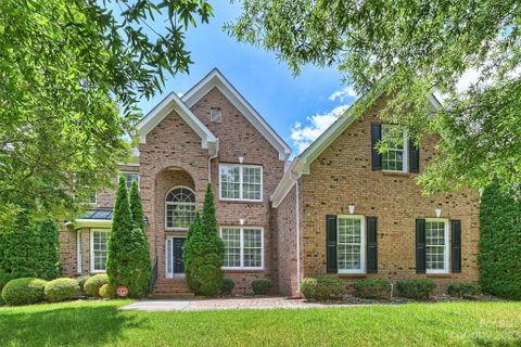 1901 Chestnut Hill Drive