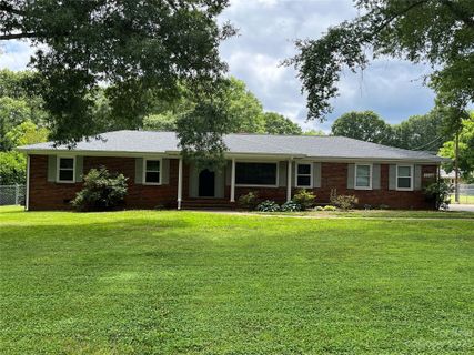 6255 Lynwood Drive sold home in Quail Hollow, Concord, NC