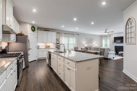 8204 Bretton Woods Drive sold home in Mint Hill Commons, Mint Hill, NC