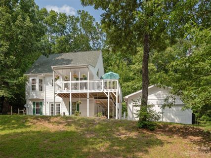 186 Hawks Point Drive sold home in Hawks Point, Zirconia, NC