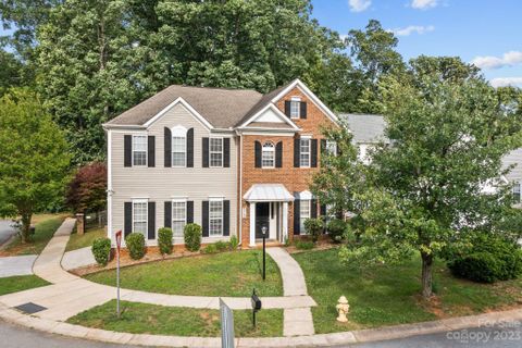 5740 Waverly Lynn Lane