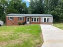 2901 Fallswood Drive sold home in Gastonia, SC
