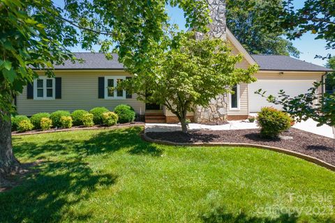 4874 Forest Ridge Drive sold home in Forest Ridge, Hickory, NC