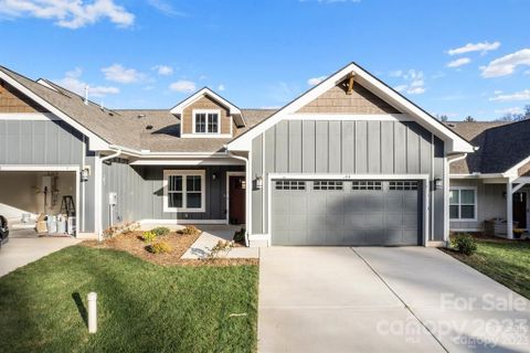 10 Cozy Cottage Way 35