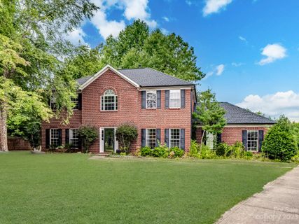 5302 Fairgrove Lane