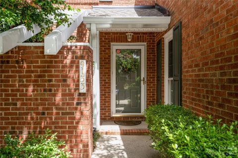 9133 N Vicksburg Park Court