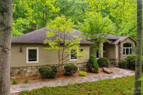 300 Sanctuary Drive sold home in Sanctuary Cove, Waynesville, NC
