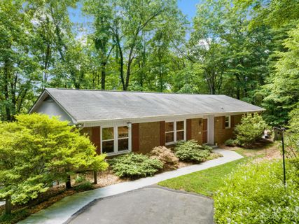 262 Foxhunt Lane sold home in Long John Mt Estates, Hendersonville, NC