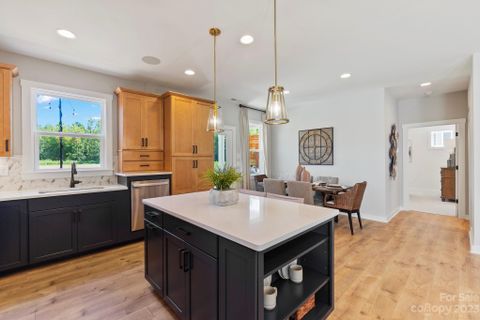 714 Sunharvest Lane
