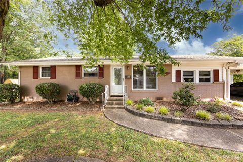 5509 Torrence Street sold home in Lake Forest, Charlotte, NC