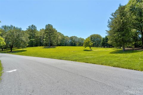 2963 Laura Road sold home in Shallowbrook Farms, Shelby, NC
