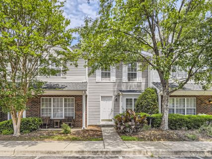 672 Emerald Cove Drive sold home in Glenwater at University Place, Charlotte, NC