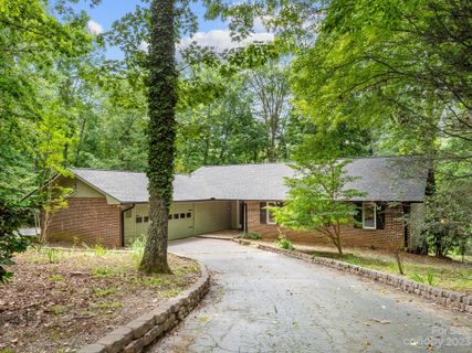 565 Mountain Laurel Drive