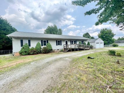 1291 County Home Road sold home in Moser Home Place Estates, Taylorsville, NC