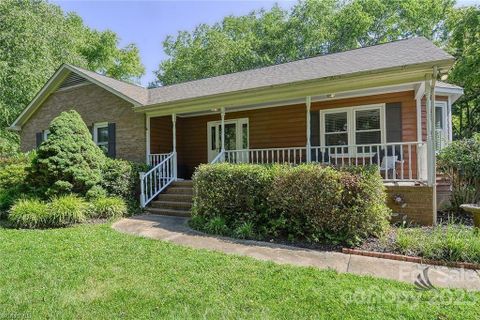 1013 White Marsh Court sold home in Glen Eagles, Monroe, NC